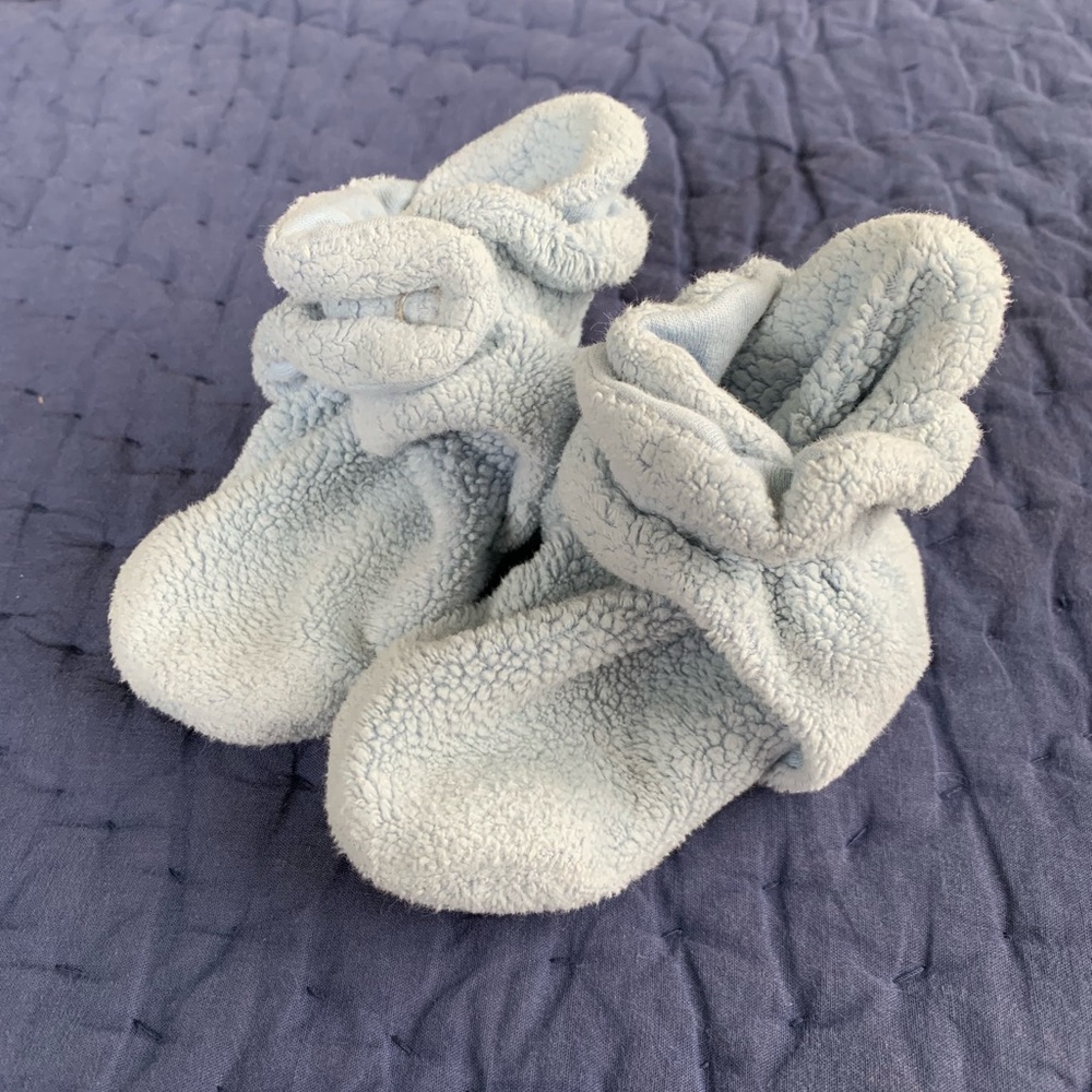 Zutano booties - baby blue size 6-12 mos